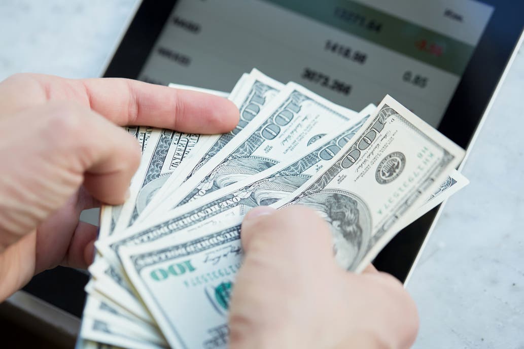 El dólar blue no encuentra techo y sube a $ 162 en la apertura de las operaciones y llega a $165  al cierre