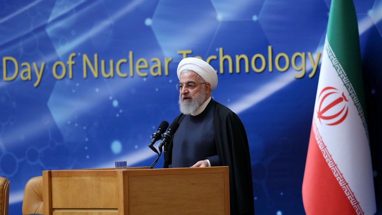 Crece la amenaza iraní: fotos satelitales muestran que el régimen está construyendo una instalación nuclear subterránea