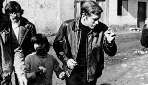 “Con Perón y en democracia, las armas ustedes se las meten en el culo”: el padre Mugica, los Montoneros y los misterios de su brutal crimen