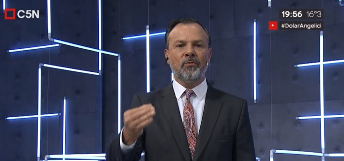 Al borde de un ataque de nervios, Gustavo Sylvestre pronunció 40 veces el apellido Macri en media hora