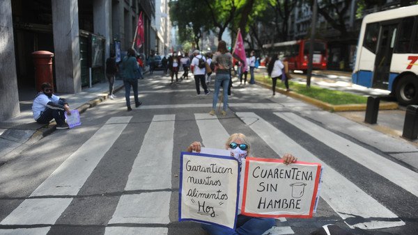 La mediana de los salarios formales, cerca de la línea de pobreza