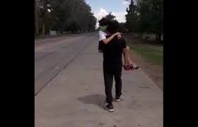 Santiago del Estero: su hija es paciente oncológica y debió cargarla 5 kilómetros en brazos porque le prohibieron ingresar en auto a la provincia
