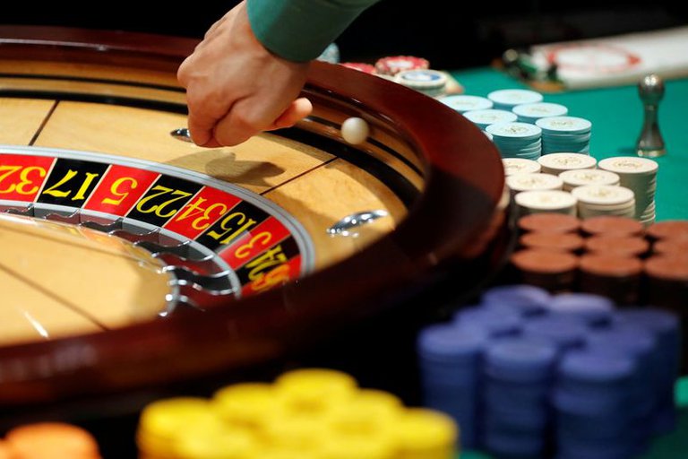 Casinos sí; escuelas no: vamos camino al mayor default educativo de nuestra historia